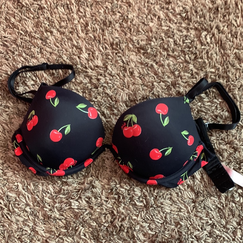-: PINK Super Push Up Bra